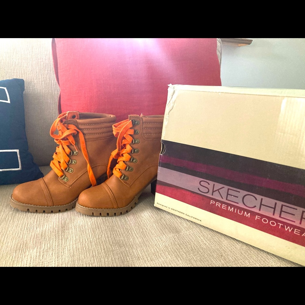 Skechers size 7 boots
